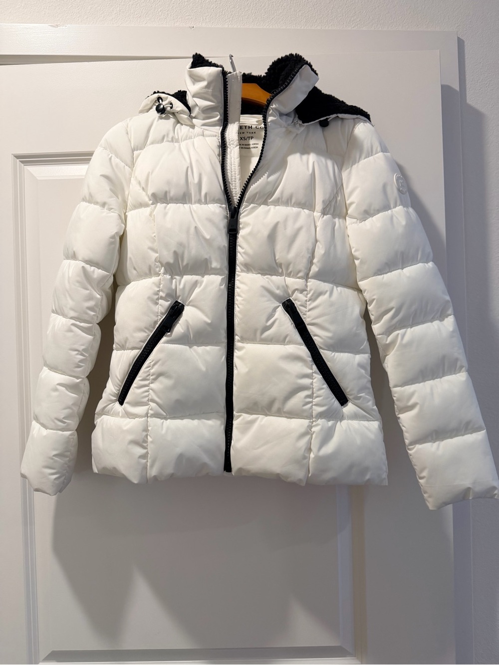 Kenneth Cole White Puffer Ski Jacket with Black Trim